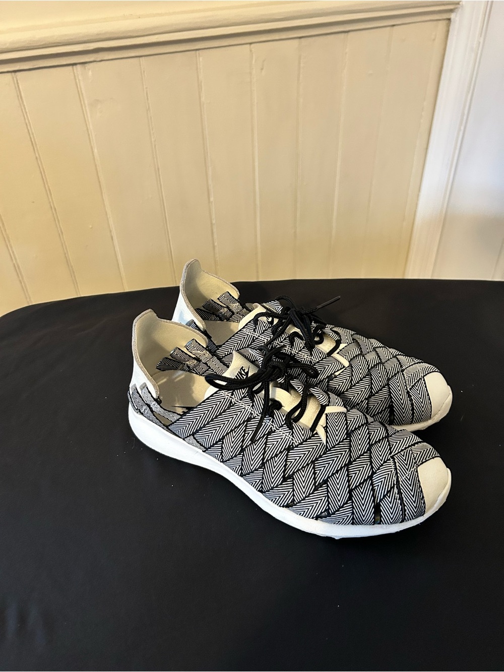Nike Juvenate Woven Premium Black White Sneakers/833825-002/Size 7.5